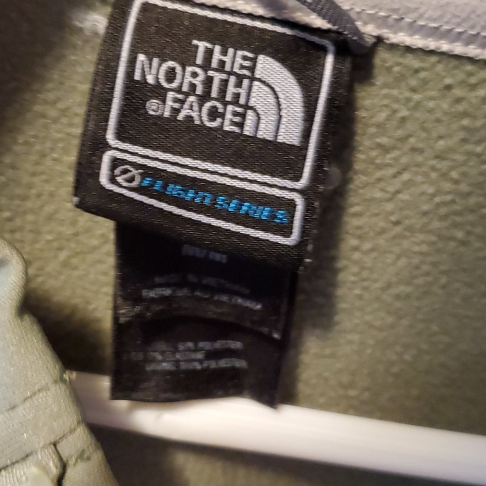 North face - Picture 2 of 4